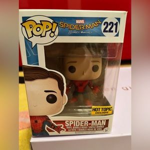 Funko Pop Spider-Man Homecoming Spiderman 221 Hot Topic Exclusive
